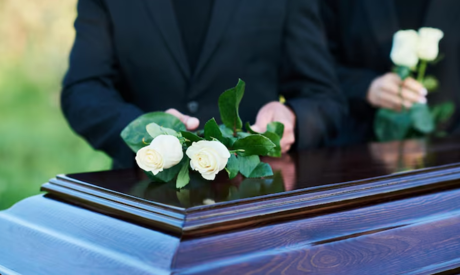 Eine würdevolle Abschiedsfeier planen: Dienstleistungen, die Sie in Betracht ziehen sollten