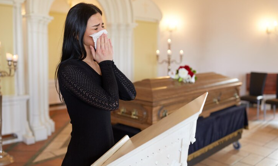 Mit dem Verlust umgehen: Wichtige Dienstleistungen für Familien nach dem Tod eines geliebten Menschen